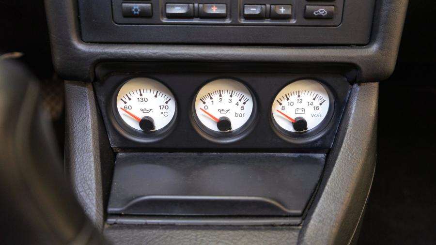 Детали интерьера Audi RS2 (8C, B4) 1994 года  (EU) (фото 78 из 150)
